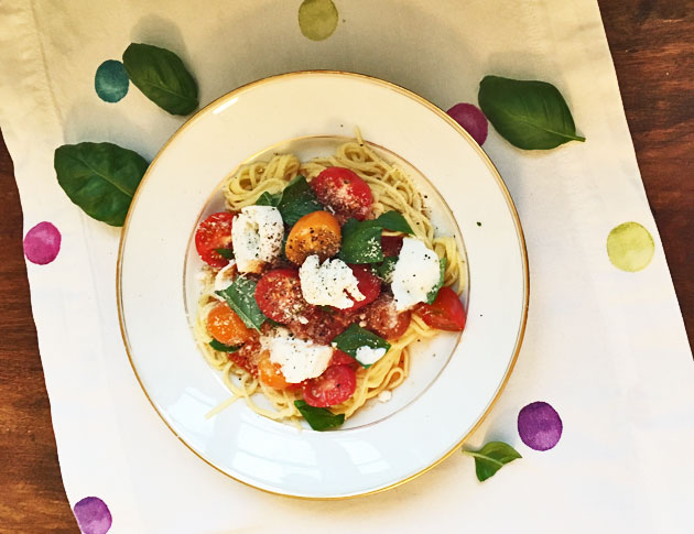 The pastaresepti:  tomaattikastiketta, chorizoa ja mozzarellaa
